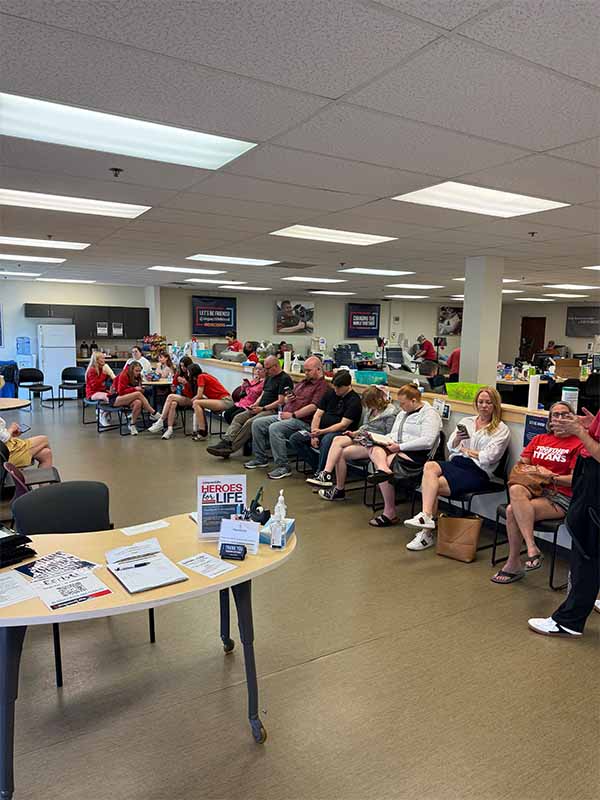 Volunteers assisting donors