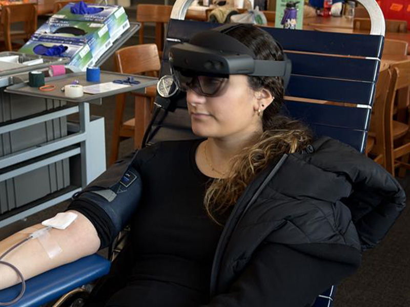 Students Experience Mixed Reality