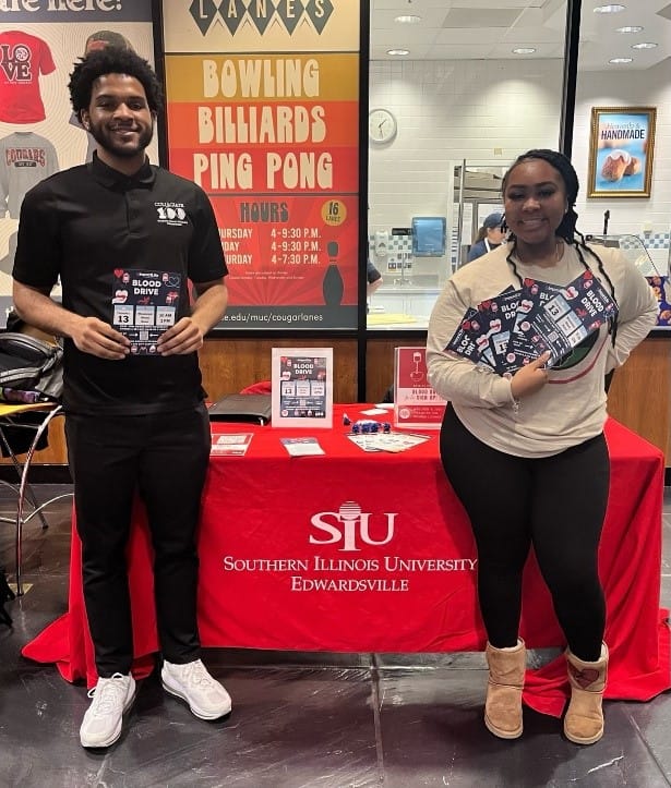 students recruiting donors at SIUE